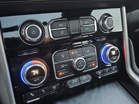 Used 2022 GMC Yukon Denali image 18