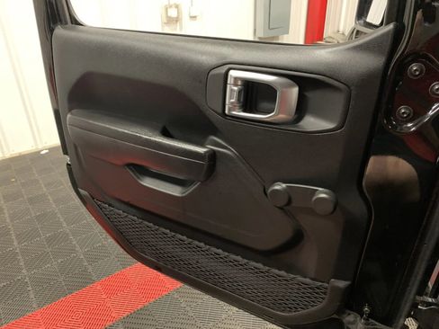 Used 2023 Jeep Gladiator Sport image 31