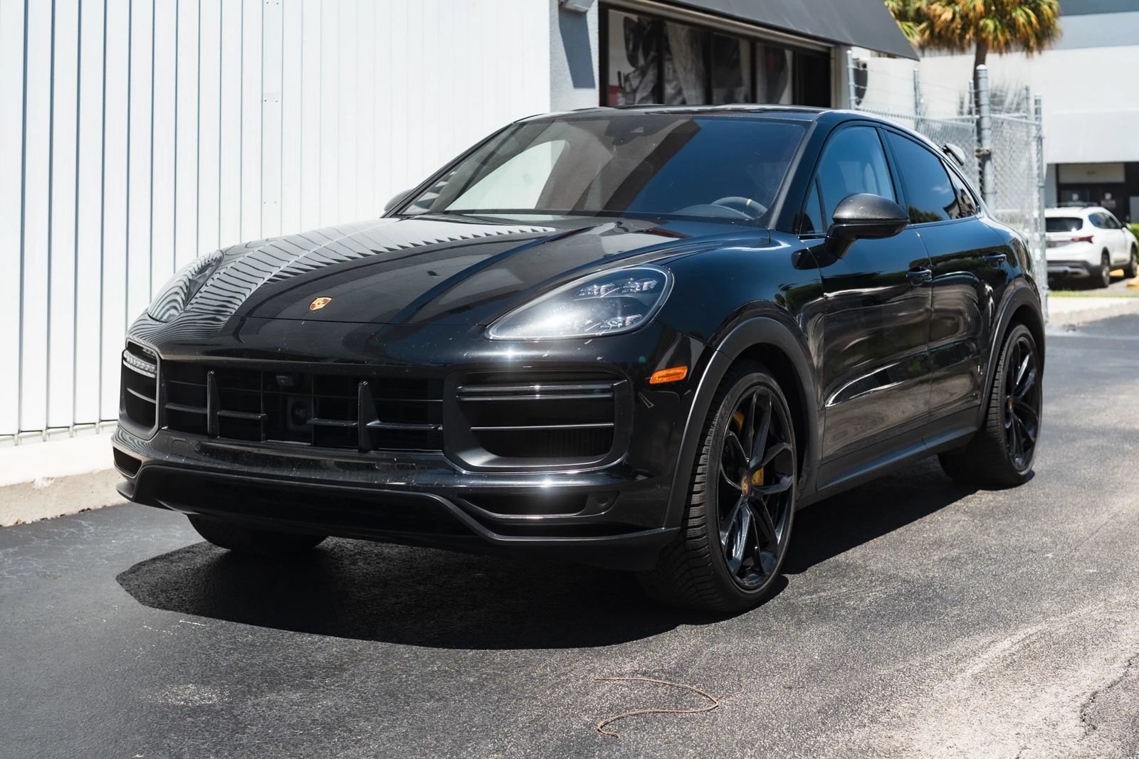 Used 2023 Porsche Cayenne Turbo GT AWD/4WD image 2