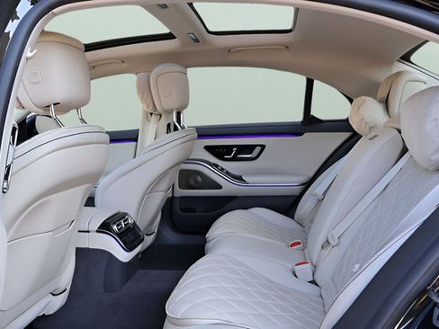 Used 2023 Mercedes-Benz S 580 4MATIC Sedan image 22