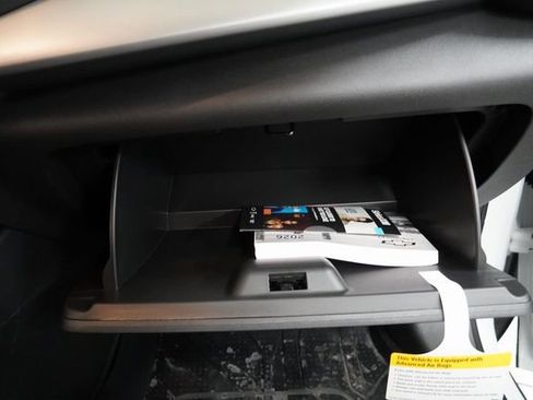 New 2026 Chevrolet Trax RS w/ Sunroof Package image 34