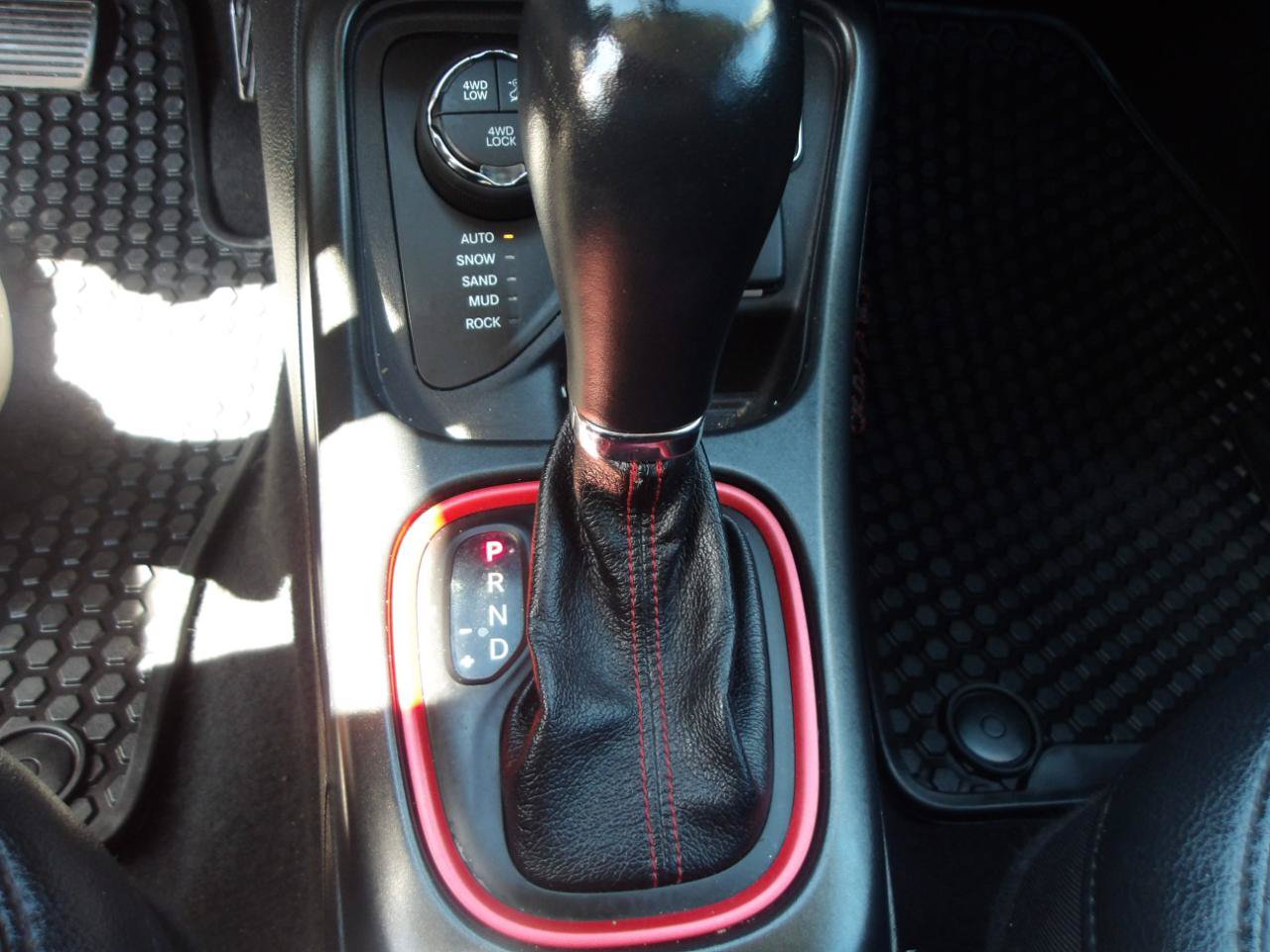 Used 2020 Jeep Compass Trailhawk AWD/4WD image 26
