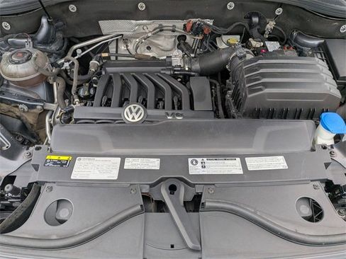 Used 2020 Volkswagen Atlas Cross Sport SE image 35