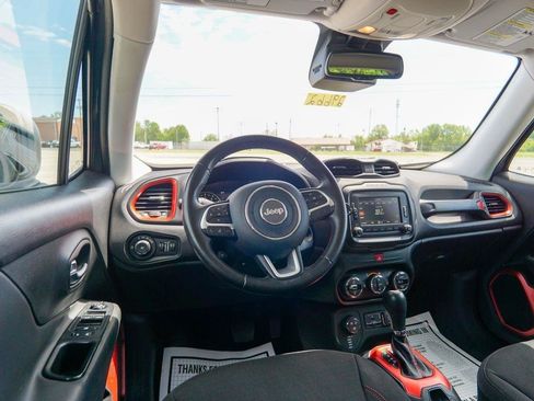 Used 2016 Jeep Renegade Trailhawk AWD/4WD image 14