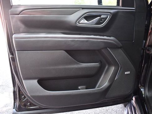 Used 2022 Chevrolet Suburban RST w/ Sport Performance Package image 22