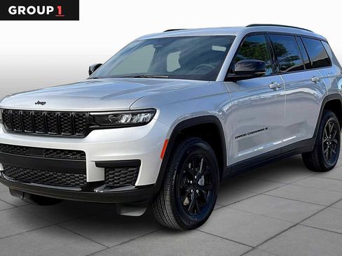 New 2025 Jeep Grand Cherokee L Altitude image 1
