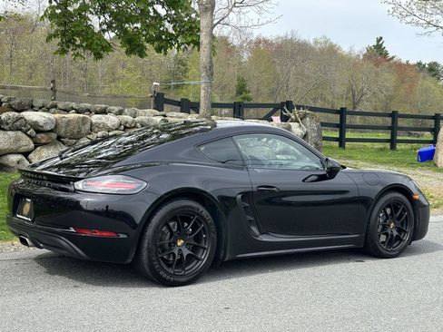 Used 2017 Porsche 718 Cayman RWD image 18