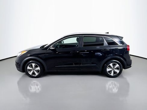 Used 2017 Kia Niro EX image 6