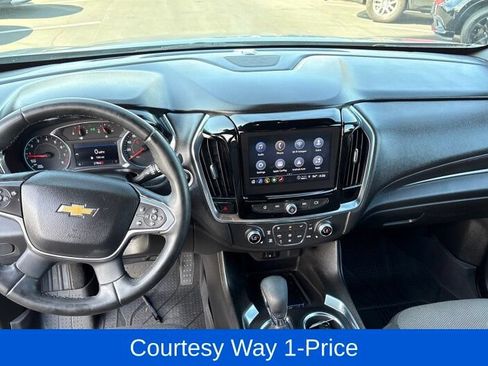 Used 2023 Chevrolet Traverse LT FWD image 8