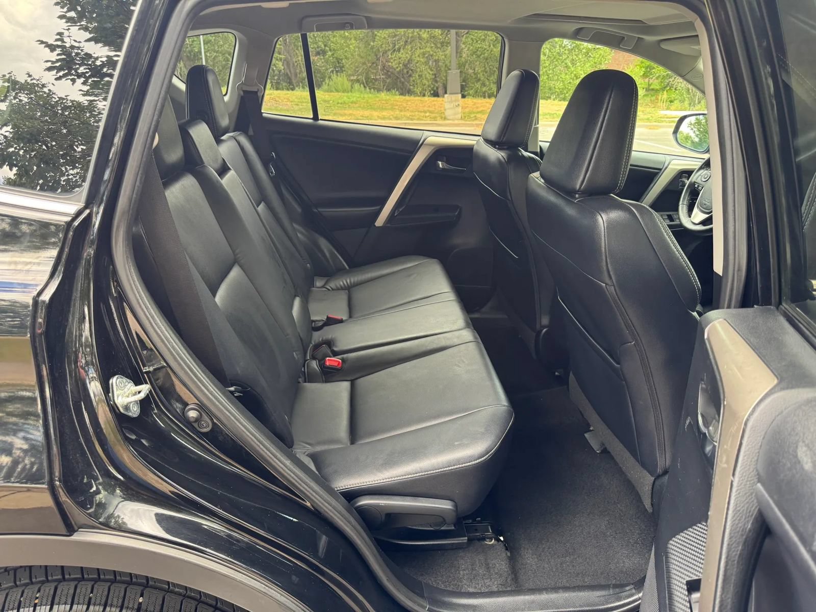 Used 2015 Toyota RAV4 Limited AWD/4WD image 15