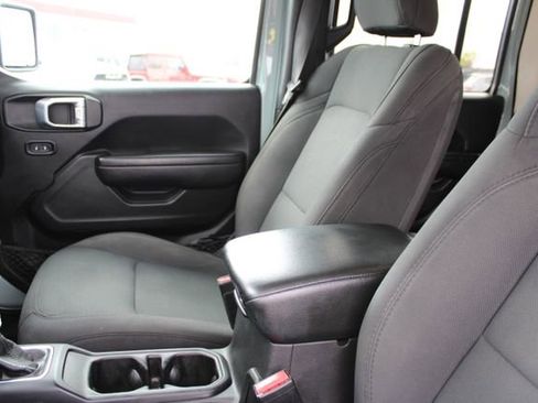 Used 2023 Jeep Wrangler Sport S image 27