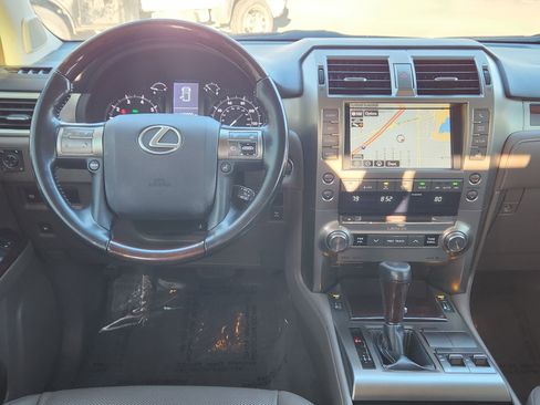 Used 2019 Lexus GX 460 Premium image 18