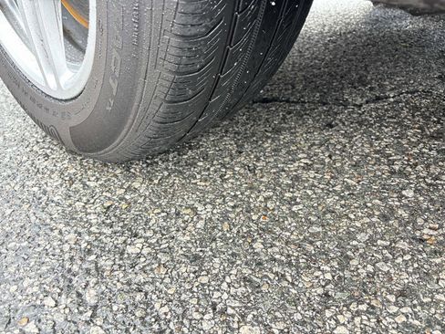 Used 2021 Porsche Macan w/ Driver Memory Package image 7