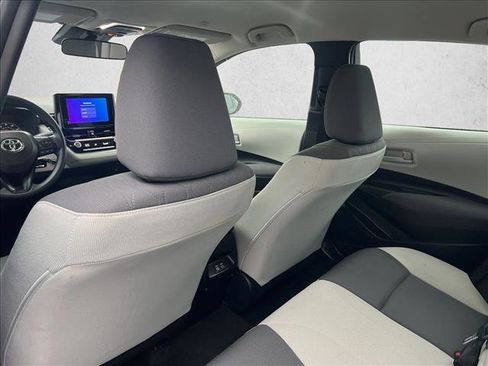 Used 2025 Toyota Corolla LE image 17