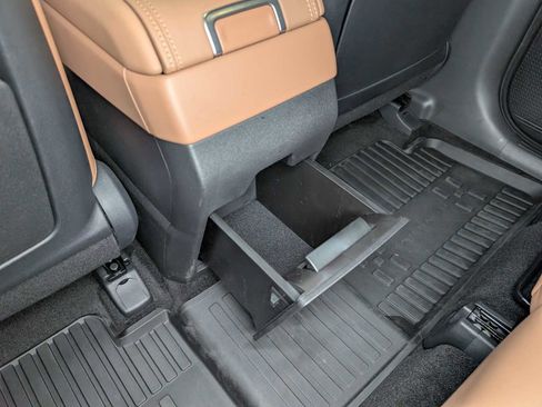 Used 2025 Hyundai Santa Fe Limited AWD/4WD image 37