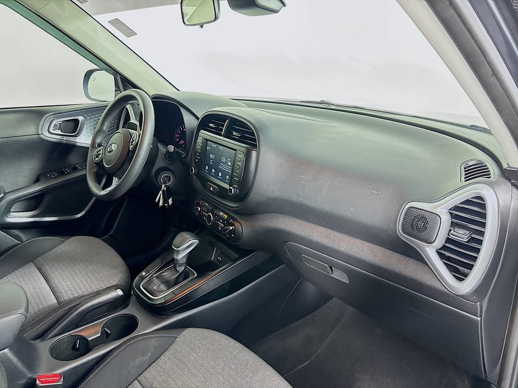 Used 2020 Kia Soul S FWD image 26