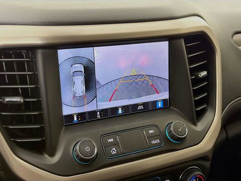 Used 2022 GMC Acadia Denali w/ Denali Technology Package image 18