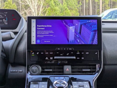 Used 2024 Subaru Solterra Limited image 15