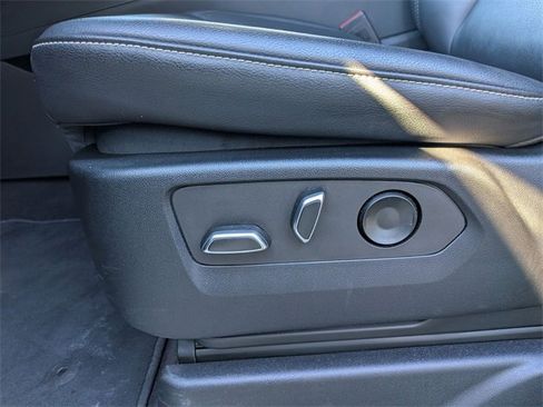 Used 2022 Cadillac Escalade ESV Luxury image 15