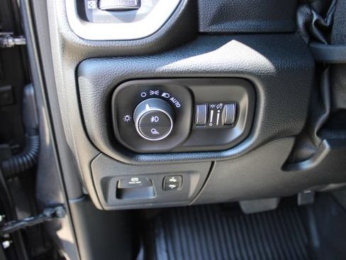 Used 2020 RAM 1500 Laramie w/ Sport Appearance Package AWD/4WD image 17