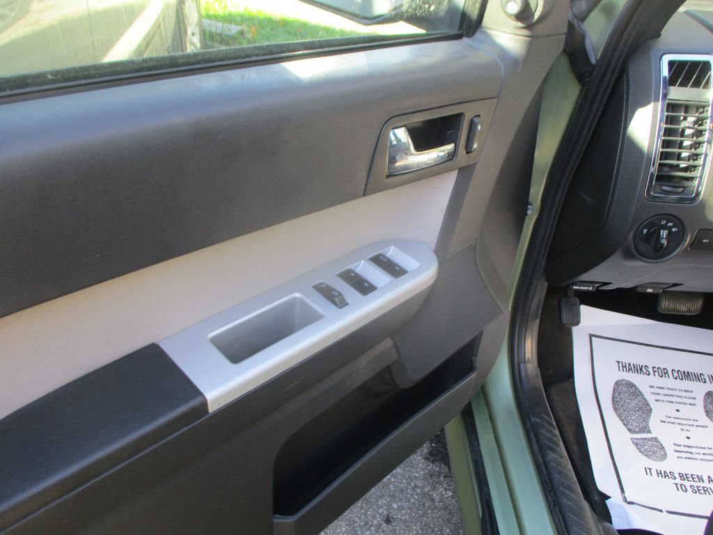 Used 2010 Mercury Mariner 2WD image 8