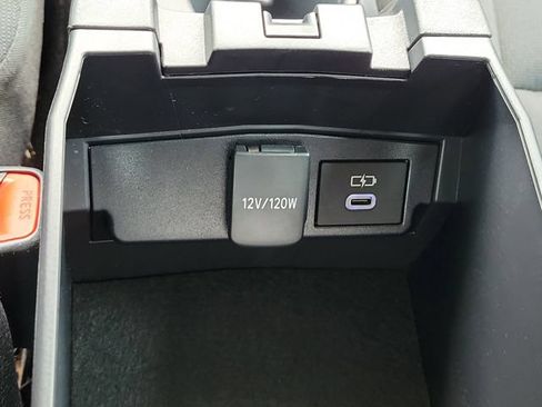 Used 2025 Toyota Corolla LE FWD image 28