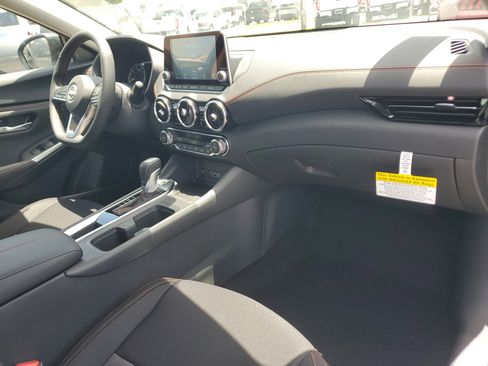 New 2025 Nissan Sentra SR w/ Midnight Edition image 11