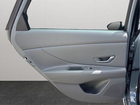 Used 2022 Hyundai Elantra SEL w/ Convenience + Premium Package FWD image 38