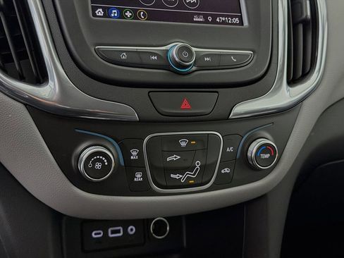 Used 2020 Chevrolet Equinox LS w/ LS Convenience Package image 18