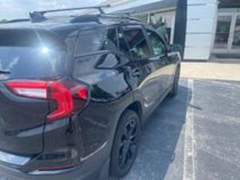 Used 2022 GMC Terrain SLE w/ Driver Convenience Package FWD image 5