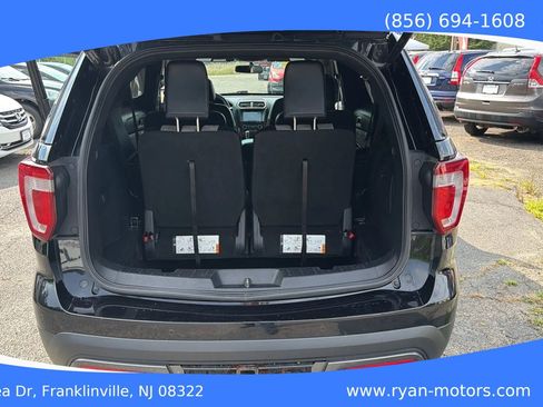 Used 2017 Ford Explorer XLT w/ XLT Appearance Package AWD/4WD image 26