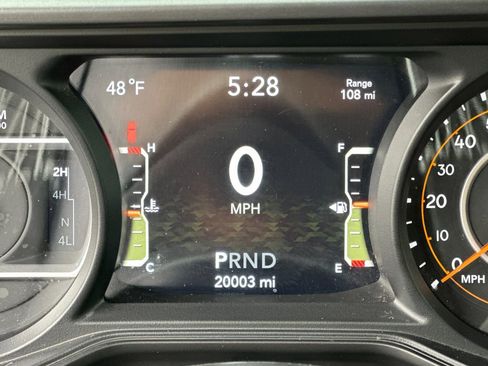 Used 2025 Jeep Wrangler Unlimited Rubicon image 25