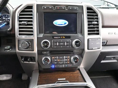 Used 2017 Ford F250 Platinum w/ Platinum Ultimate Package AWD/4WD image 20