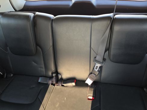 Used 2021 Nissan Armada SL w/ Captain's Chairs Package AWD/4WD image 11