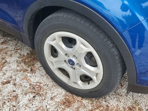 Used 2018 Ford Escape S image 3