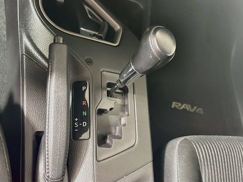 Certified 2018 Toyota RAV4 LE FWD image 15