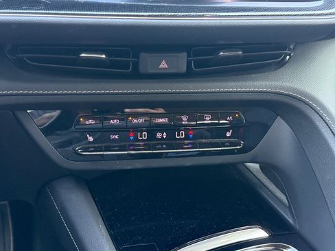 Used 2022 Buick Envision Essence w/ Technology Package II image 23