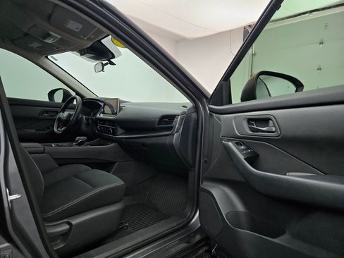 Used 2025 Nissan Rogue S image 26