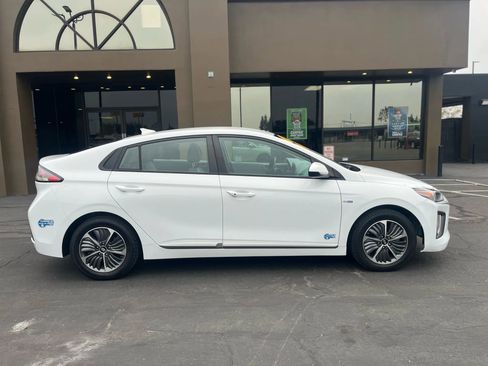 Used 2020 Hyundai Ioniq SE image 8