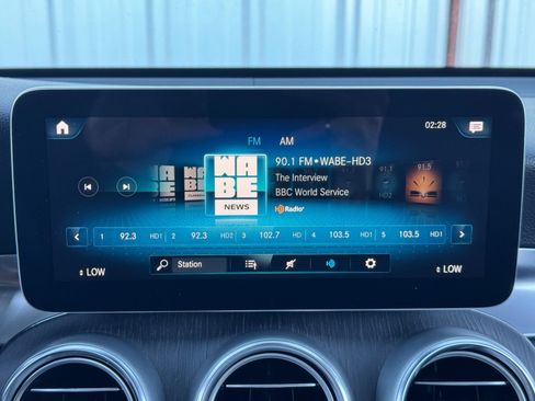 Used 2022 Mercedes-Benz GLC 300 image 24