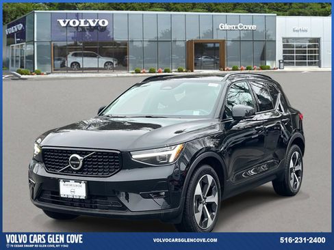 Used 2026 Volvo XC40 B5 Plus w/ Protection Package Premier image 3