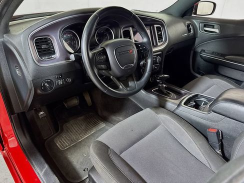 Used 2018 Dodge Charger SXT RWD image 7