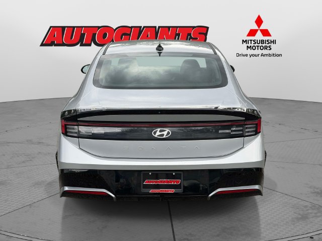 Used 2024 Hyundai Sonata SEL FWD image 3