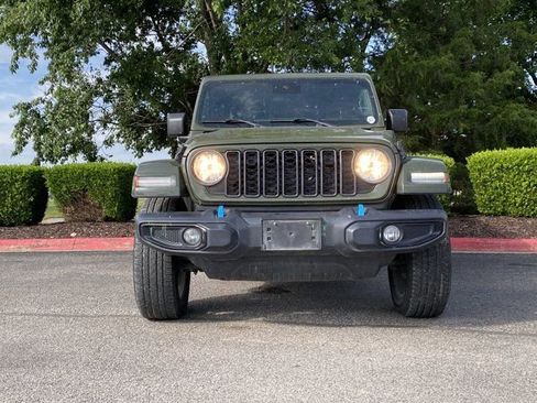 Used 2024 Jeep Wrangler Unlimited AWD/4WD image 13