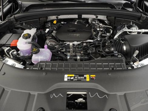New 2026 Jeep Grand Cherokee Altitude AWD/4WD image 38