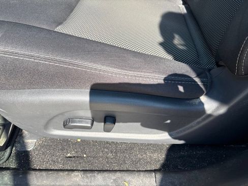 Used 2018 Nissan Pathfinder SV AWD/4WD image 12