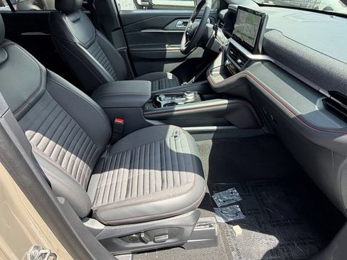 New 2026 Ford Explorer ST-Line w/ ST-Line Street Pack RWD image 9