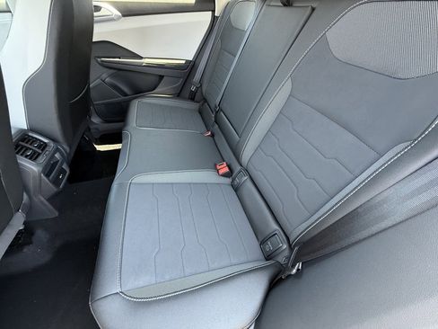 New 2025 Volkswagen Taos SE image 22