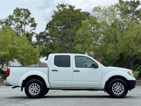 Used 2020 Nissan Frontier SV AWD/4WD image 4