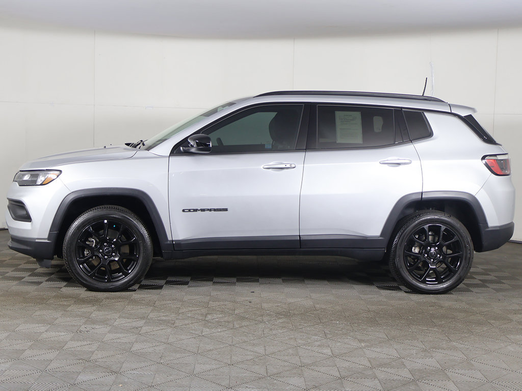 Used 2025 Jeep Compass Latitude w/ Altitude Special Edition AWD/4WD image 15